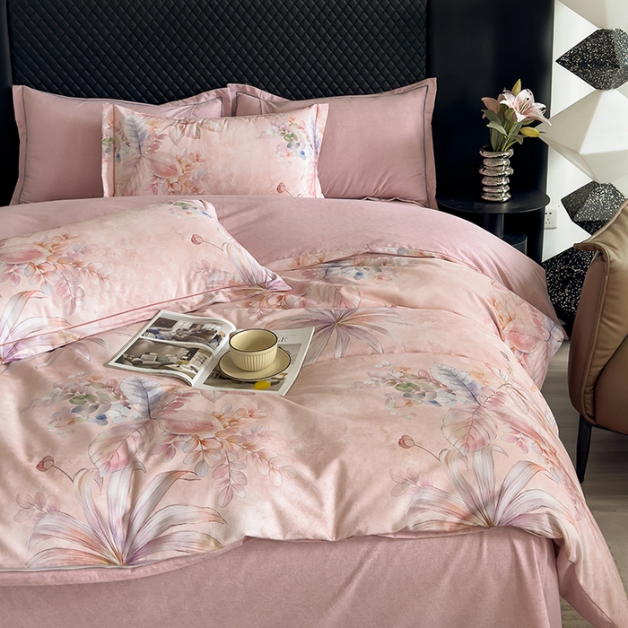 91家纺网 家纺一手货源 找家纺 新月家纺（锦威郎） 2024新款全棉加厚长绒棉数码印花四件套系列 茉彩花韵-粉