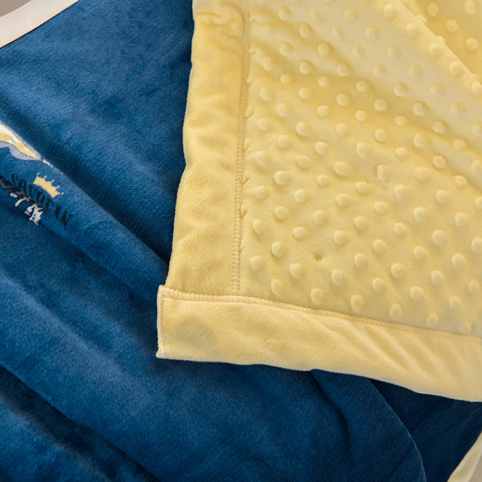 91家纺网 家纺一手货源 找家纺 圣楚家纺 2024新款豆豆绒三层毛毯毯子 豆豆毯蓝