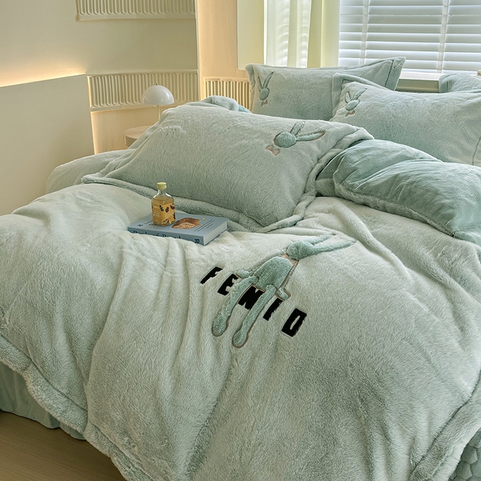 91家纺网 家纺一手货源 找家纺 新月家纺（锦威郎） 2024新款纯色保暖萌萌兔床盖四件套 萌兔湖蓝色