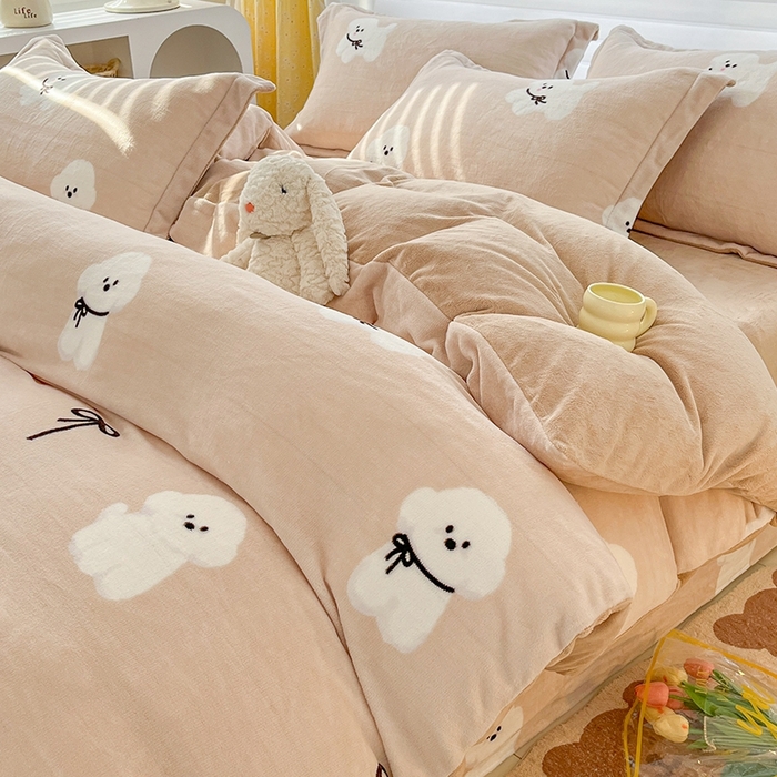 91家纺网 家纺一手货源 找家纺 简如 2025新款加厚220克牛奶绒印花四件套 调皮的小乖比-咖