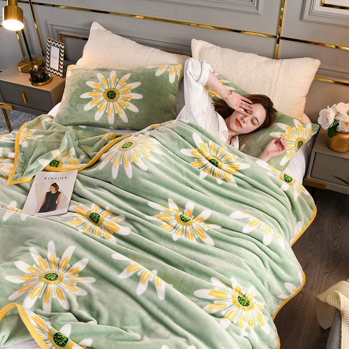 91家纺网 家纺一手货源 找家纺 圣楚 2024新款300g加厚保暖云貂绒双面毯子办公室午睡毛毯直播 雏菊