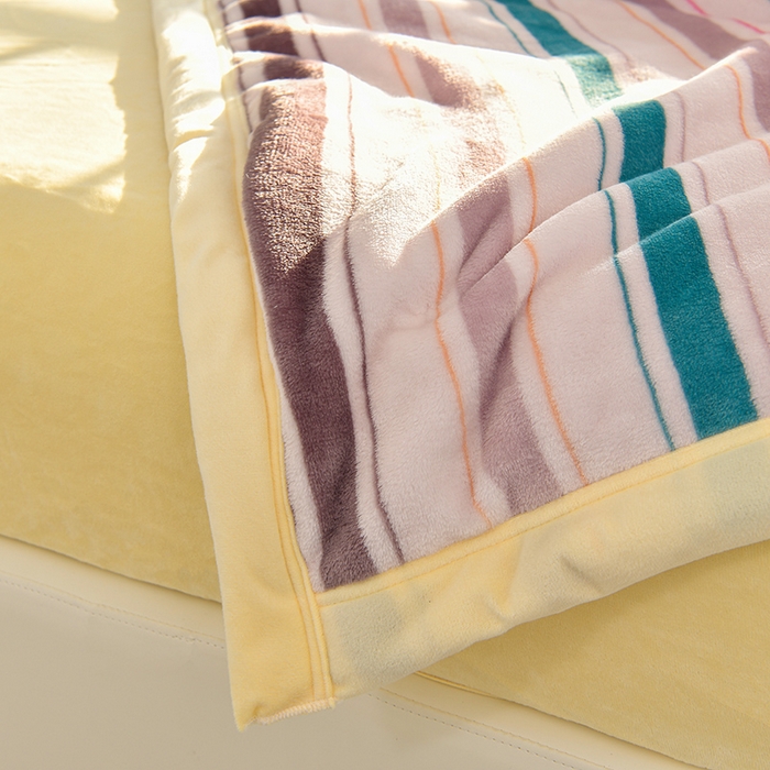 91家纺网 家纺一手货源 找家纺 圣楚家纺 2024新款豆豆绒三层毛毯毯子 匆匆那年