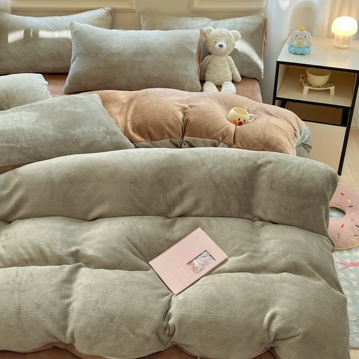 91家纺网 家纺一手货源 找家纺 慕澄家纺 2024新款纯色双拼牛奶绒四件套 灰+浅棕