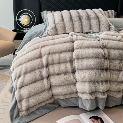 91家纺网 家纺一手货源 找家纺 （总）2025新款冬季宽边条纹兔兔绒牛奶绒四件套