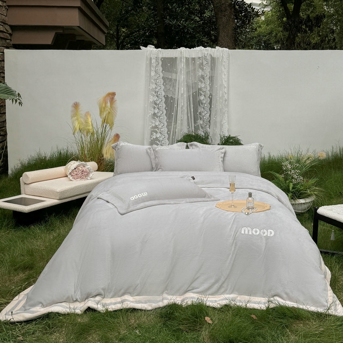 91家纺网 家纺一手货源 找家纺 新月家纺（锦威郎） 2024新款高贵轻奢保暖牛奶绒四件套系列-摩登 灰色