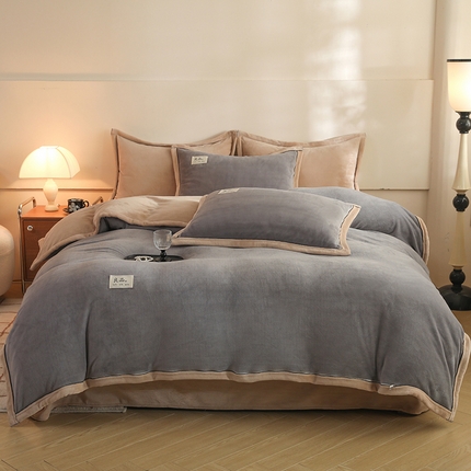 91家纺网 家纺一手货源 找家纺 2025新款A类加厚牛奶绒大包边系列-单被套 浅灰+卡其