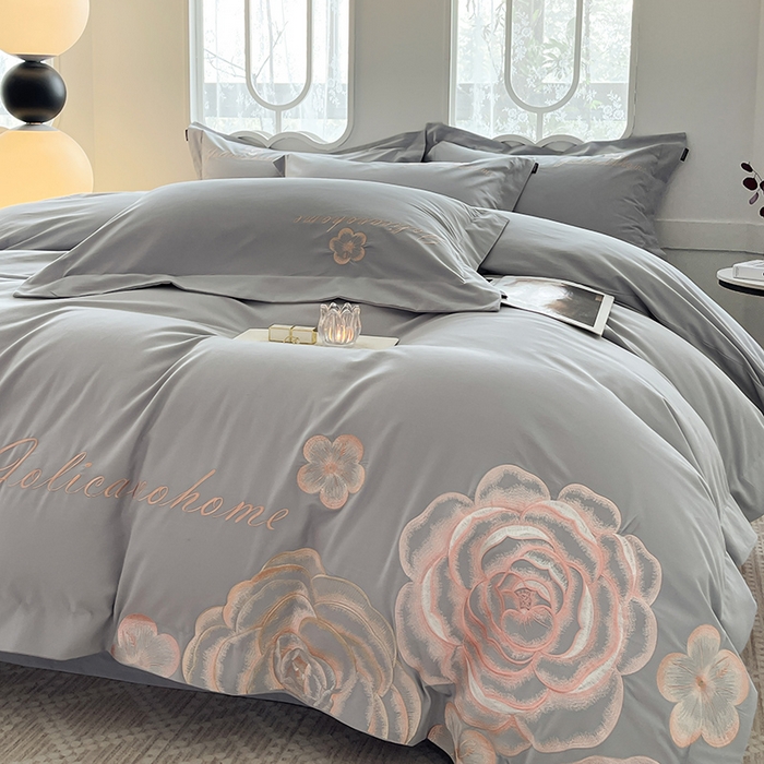 91家纺网 家纺一手货源 找家纺  【秋冬爆款】A类母婴级全棉磨毛四件套纯棉重工刺绣花轻奢风床单床笠款新疆棉高奢床上用品 缇菲-夜灰