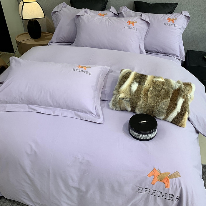 91家纺网 家纺一手货源 找家纺 莱豫家纺 2024新款火山磨毛贴布绣花四件套 艾玛冰川紫