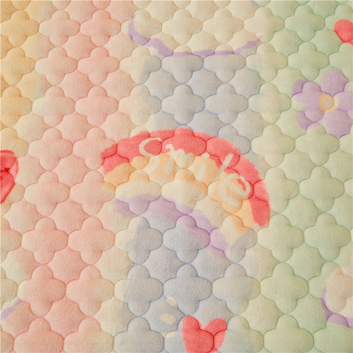 91家纺网 家纺一手货源 找家纺 喜居 2024新款加厚印花牛奶绒夹棉床笠床护垫单床笠 彩虹草莓