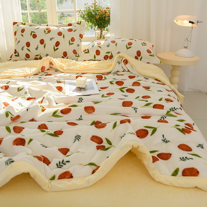 91家纺网 家纺一手货源 找家纺 圣楚家纺 2024新款豆豆绒三层毛毯毯子 最美伊人