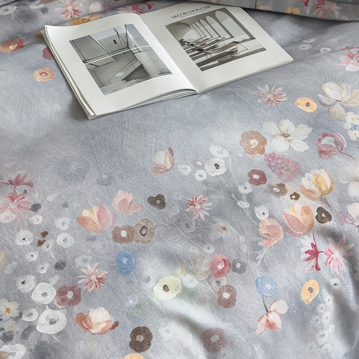 91家纺网 家纺一手货源 找家纺 新月家纺（锦威郎） 2024新款全棉加厚长绒棉数码印花四件套系列 花语寄情-灰