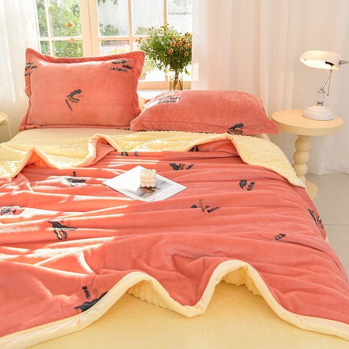 91家纺网 家纺一手货源 找家纺 圣楚家纺 2024新款豆豆绒三层毛毯毯子 豆豆毯玉