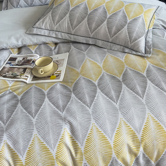 91家纺网 家纺一手货源 找家纺 新月家纺（锦威郎） 2024新款全棉加厚长绒棉数码印花四件套系列 时光信笺-灰