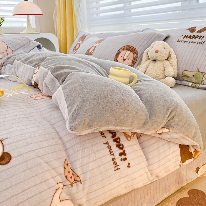 91家纺网 家纺一手货源 找家纺 简如 2025新款加厚220克牛奶绒印花四件套 呆萌小布点-灰