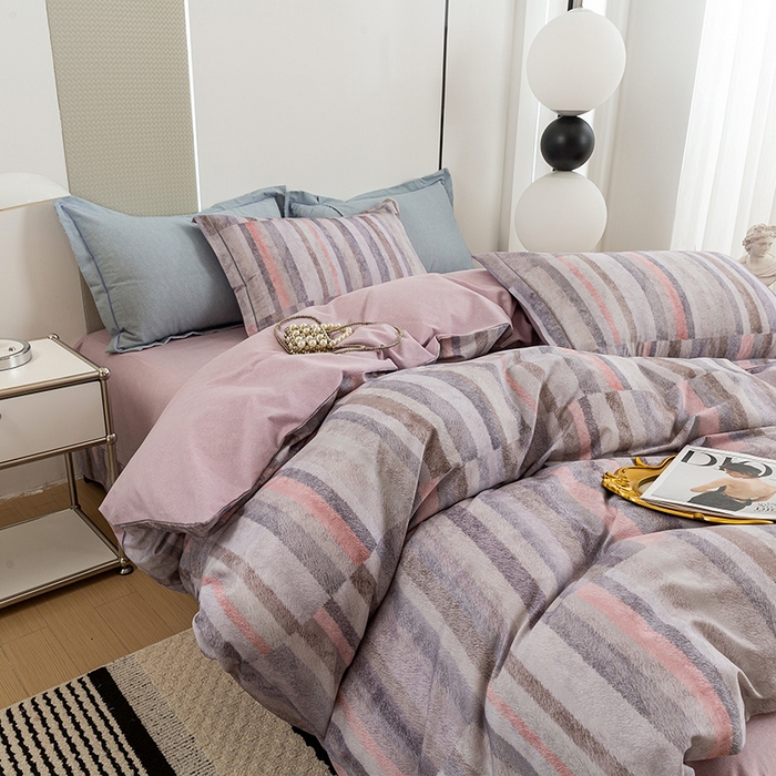 91家纺网 家纺一手货源 找家纺 新月家纺（锦威郎） 2024新款全棉加厚长绒棉数码印花四件套系列 条纹序曲-灰