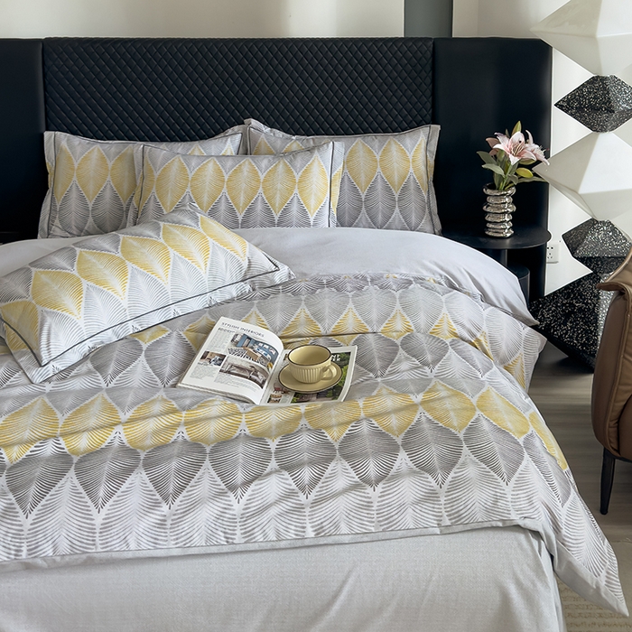 91家纺网 家纺一手货源 找家纺 新月家纺（锦威郎） 2024新款全棉加厚长绒棉数码印花四件套系列 时光信笺-灰