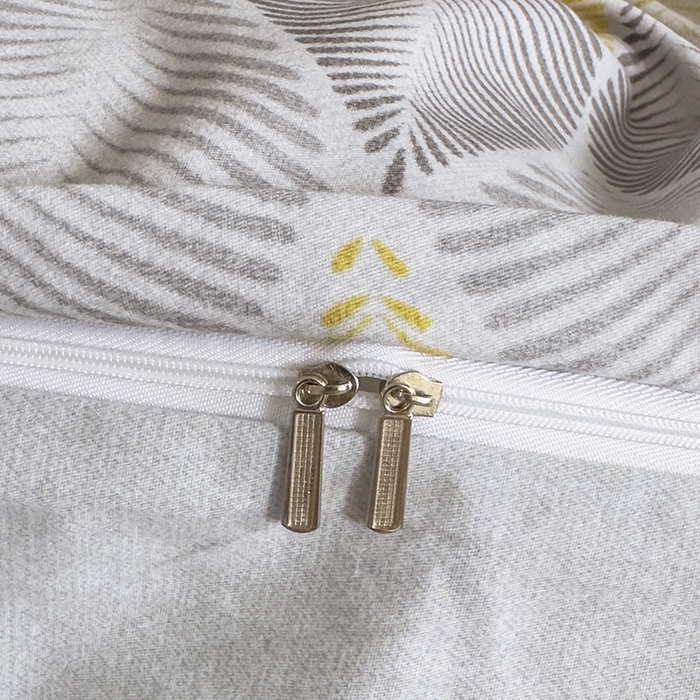 91家纺网 家纺一手货源 找家纺 新月家纺（锦威郎） 2024新款全棉加厚长绒棉数码印花四件套系列 时光信笺-灰