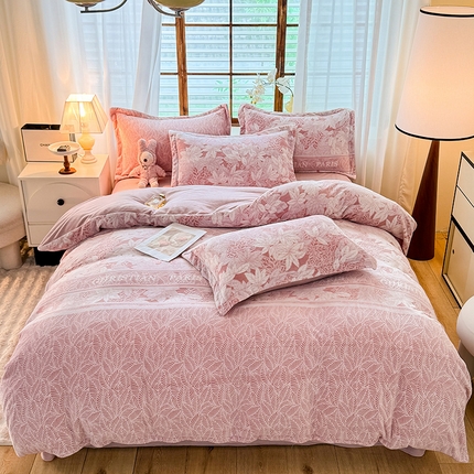 91家纺网 家纺一手货源 找家纺 2025新款A类高克重牛奶绒着色烂花绒系列-四件套 春风里