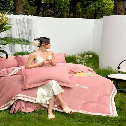 新月家纺（锦威郎） 2024新款高贵轻奢保暖牛奶绒四件套系列-摩登 粉色