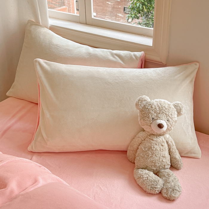 91家纺网 家纺一手货源 找家纺 慕澄家纺 2024新款纯色双拼牛奶绒四件套 奶白+柔粉