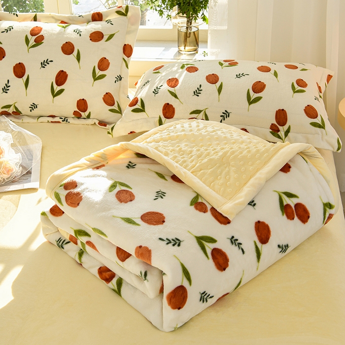 91家纺网 家纺一手货源 找家纺 圣楚家纺 2024新款豆豆绒三层毛毯毯子 最美伊人