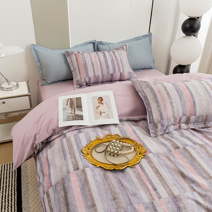 91家纺网 家纺一手货源 找家纺 新月家纺（锦威郎） 2024新款全棉加厚长绒棉数码印花四件套系列 条纹序曲-灰