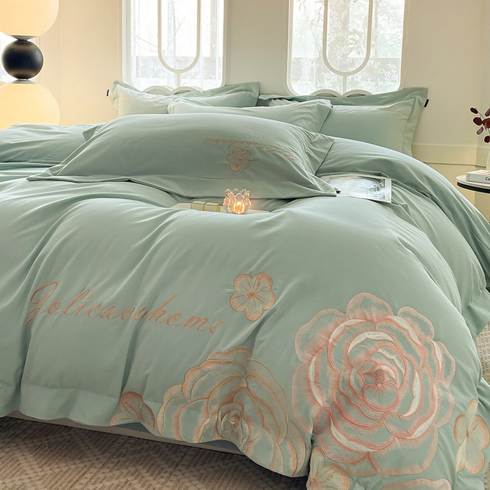 91家纺网 家纺一手货源 找家纺  【秋冬爆款】A类母婴级全棉磨毛四件套纯棉重工刺绣花轻奢风床单床笠款新疆棉高奢床上用品 缇菲-茶绿