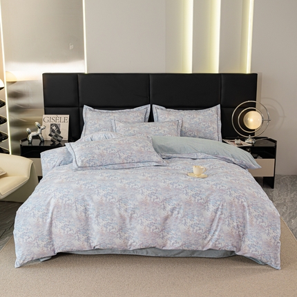 91家纺网 家纺一手货源 找家纺 新月家纺（锦威郎） 2024新款全棉加厚长绒棉数码印花四件套系列 花入迷颜-蓝