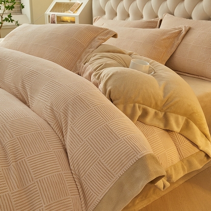 91家纺网 家纺一手货源 找家纺 （总）简如 2025新款A类230克加厚立体雕花绒四件套