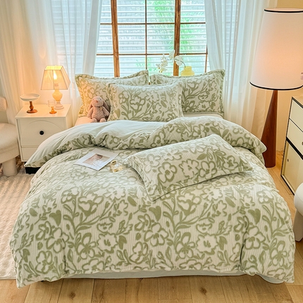 91家纺网 家纺一手货源 找家纺 2025新款A类高克重牛奶绒着色烂花绒系列-单被套 花满楼