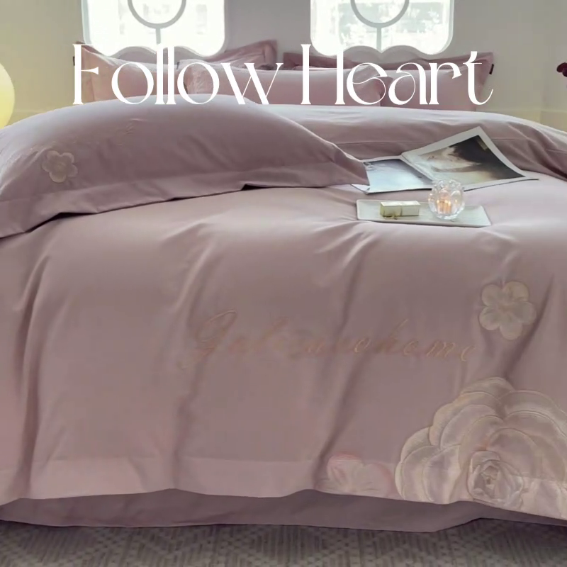 91家纺网 家纺一手货源 找家纺  【秋冬爆款】A类母婴级全棉磨毛四件套纯棉重工刺绣花轻奢风床单床笠款新疆棉高奢床上用品 缇菲-红桃