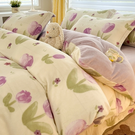 91家纺网 家纺一手货源 找家纺 （总）简如 2025新款加厚220克牛奶绒印花四件套