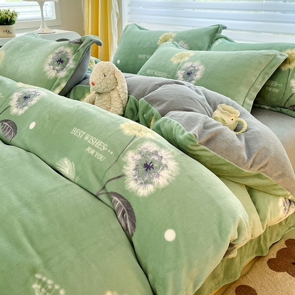 91家纺网 家纺一手货源 找家纺 （总）简如 2025新款加厚220克牛奶绒印花四件套