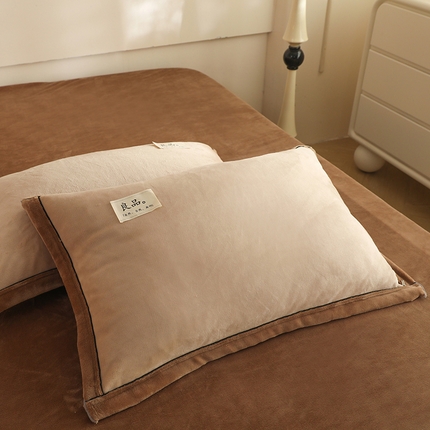 91家纺网 家纺一手货源 找家纺 （总）2025新款A类加厚牛奶绒大包边系列-单枕套