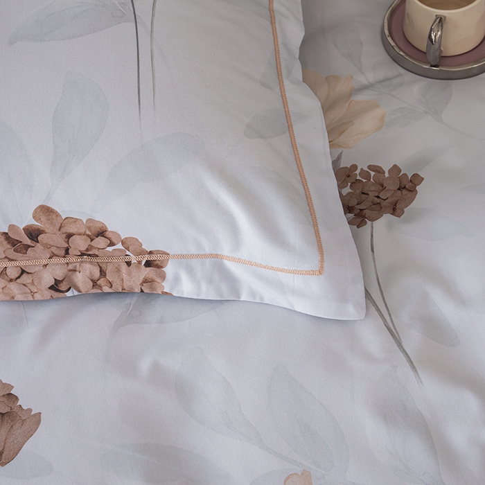 91家纺网 家纺一手货源 找家纺 新月家纺（锦威郎） 2024新款全棉加厚长绒棉数码印花四件套系列 丁香玉兰-灰