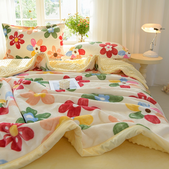 91家纺网 家纺一手货源 找家纺 圣楚家纺 2024新款豆豆绒三层毛毯毯子 花花世界