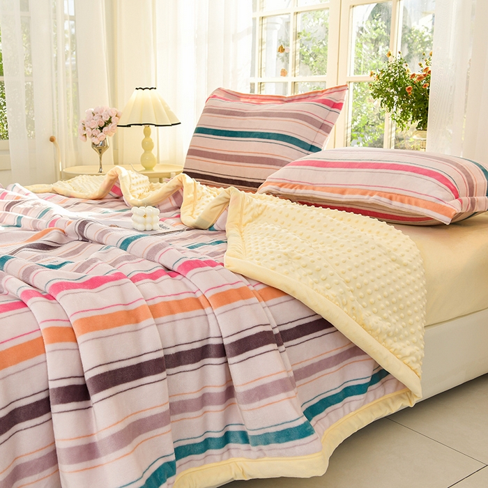 91家纺网 家纺一手货源 找家纺 圣楚家纺 2024新款豆豆绒三层毛毯毯子 匆匆那年