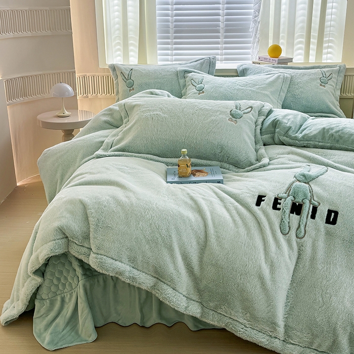 91家纺网 家纺一手货源 找家纺 新月家纺（锦威郎） 2024新款纯色保暖萌萌兔床盖四件套 萌兔湖蓝色
