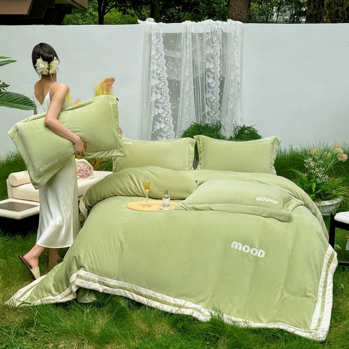 91家纺网 家纺一手货源 找家纺 新月家纺（锦威郎） 2024新款高贵轻奢保暖牛奶绒四件套系列-摩登 绿色