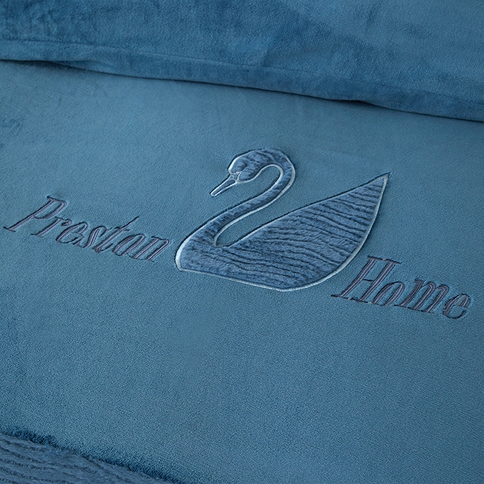 91家纺网 家纺一手货源 找家纺 新月家纺（锦威郎） 2024新款高克重牛奶绒全消光绗缝床盖床单四件套 宝石蓝