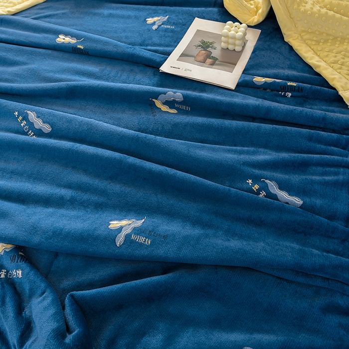 91家纺网 家纺一手货源 找家纺 圣楚家纺 2024新款豆豆绒三层毛毯毯子 豆豆毯蓝