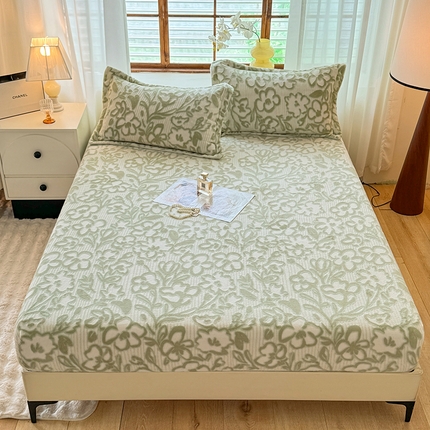 91家纺网 家纺一手货源 找家纺 2025新款A类高克重牛奶绒烂花绒系列-纯色雕花绒单床笠 花满楼