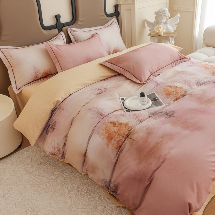 91家纺网 家纺一手货源 找家纺 新月家纺（锦威郎） 2024新款全棉加厚长绒棉数码印花四件套系列 榕树森林-粉