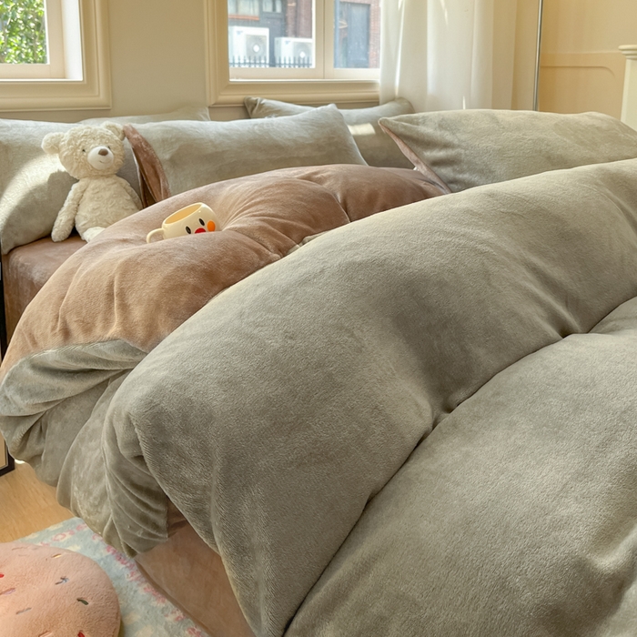 91家纺网 家纺一手货源 找家纺 慕澄家纺 2024新款纯色双拼牛奶绒四件套 灰+浅棕