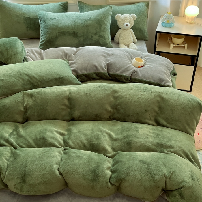 91家纺网 家纺一手货源 找家纺 慕澄家纺 2024新款纯色双拼牛奶绒四件套 绿+杏子灰