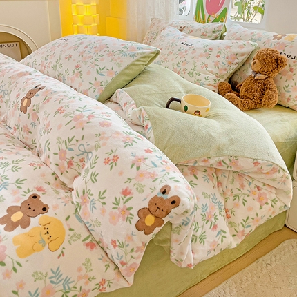 91家纺网 家纺一手货源 找家纺 优选良品 2025新款小清新加厚高克重牛奶绒四件套直播热款电商热款 幸运伙伴