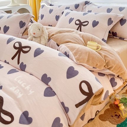 91家纺网 家纺一手货源 找家纺 （总）简如 2025新款加厚220克牛奶绒印花四件套