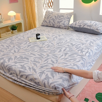菡宝 2024新款雕花绒230g全消光牛奶绒四件套及单品 - 单床笠 倾羽