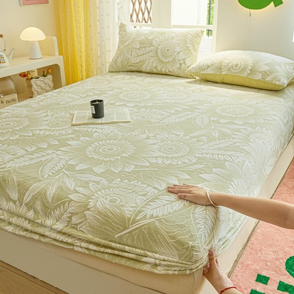 菡宝 2024新款雕花绒230g全消光牛奶绒四件套及单品 - 单床笠 花开向阳茶绿