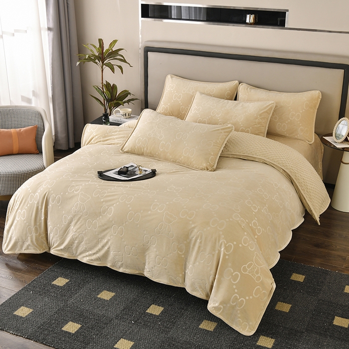 91家纺网 家纺一手货源 找家纺 满羽家纺 2024新款A类高克重婴儿绒提花牛奶绒四件套 可爱熊-金